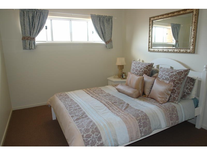 4 Kauri Pine Close, Moggill QLD 4070